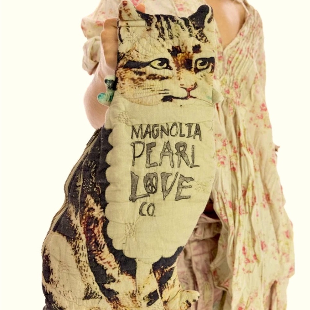 magnolia Pearl cat back pack ISO